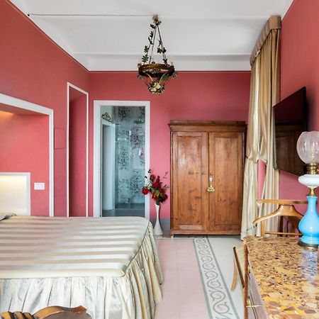 Residenza D'Epoca Palazzo Borghesi Bed & Breakfast Сиена Стая снимка