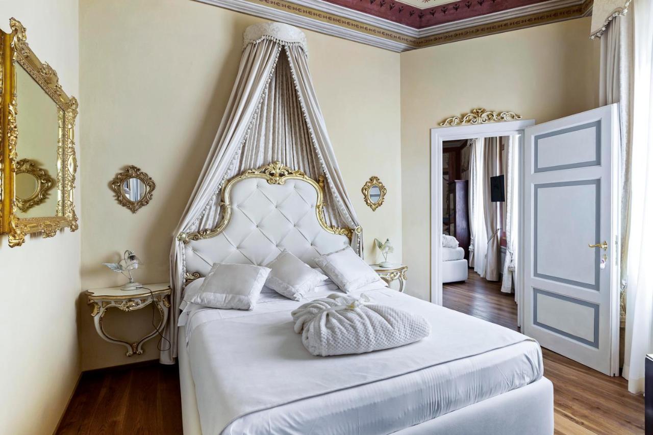 Residenza D'Epoca Palazzo Borghesi Bed & Breakfast Сиена Екстериор снимка